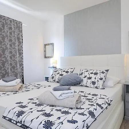 Azuro * Sveti Filip i Jakov