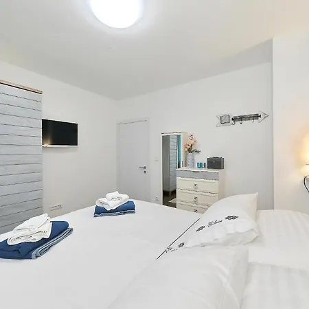 Βίλα Azuro Sveti Filip i Jakov