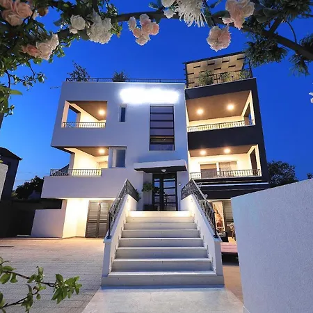 Azuro Villa