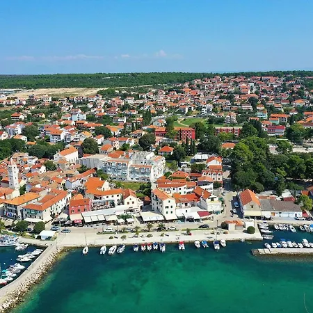 Azuro Sveti Filip i Jakov